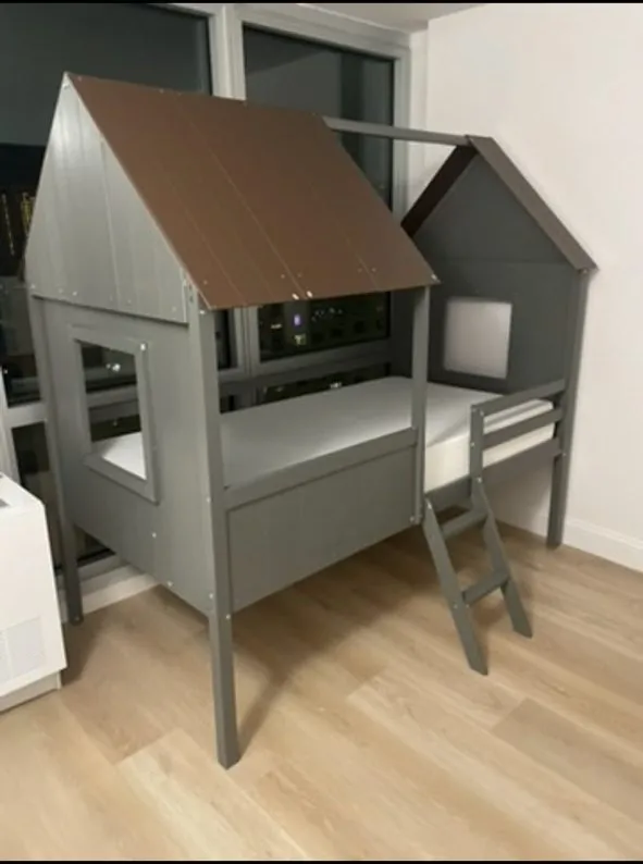 Kids loft bed